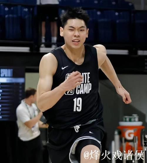 崔永熙发展联盟表现抢眼:三分8中4,贡献14分4板2助3断2帽 崔永熙发展联盟表现抢眼:三分8中4,贡献14分4板2助3断2帽